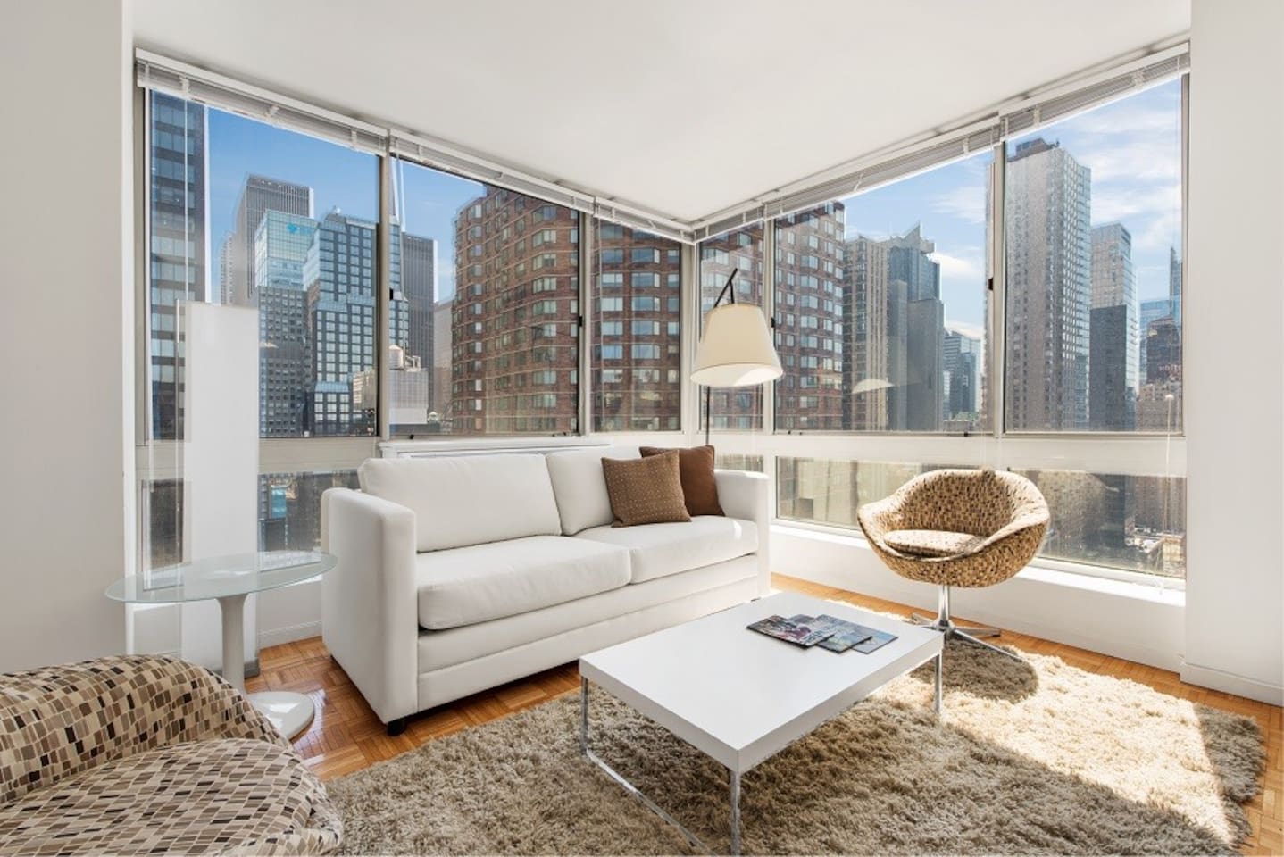 Midtown West, Luxury Two Bedroom Serviced Apartment - Short Term